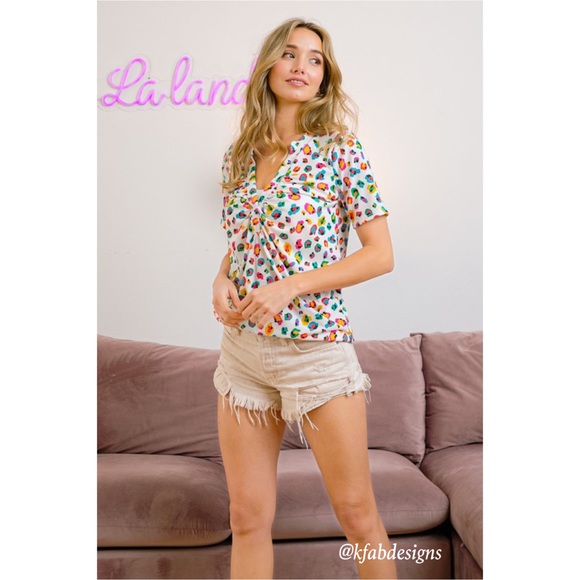 LAST! V Neck Shirred Front Multi Color Leopard Print Top! - Picture 12 of 14